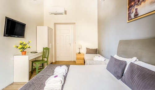 Family Room, Annex Building (307)
