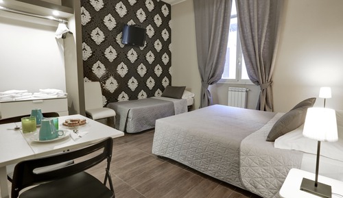 Deluxe Double Room (104)