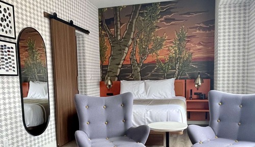 Standard Room, 1 Queen Bed, Non Smoking (Walk-in Shower)