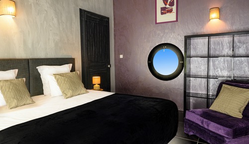 Deluxe Suite