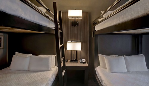 Room (2 Queen Bunk Bed Sets)