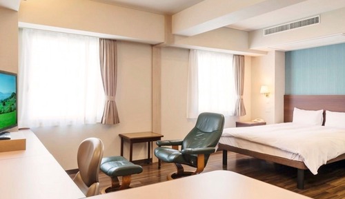 Suite with Kitchen