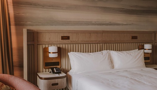 Superior Room, 1 King Bed, Balcony