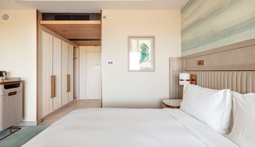 Superior Room, 1 King Bed (Side View)