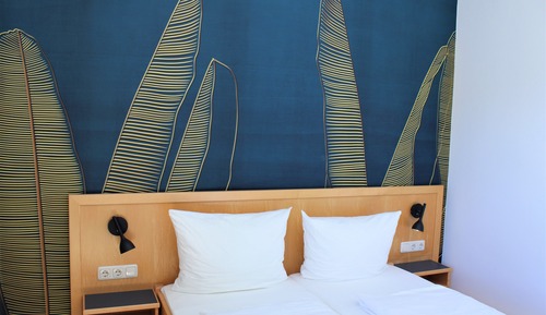 Double Room, 1 Queen Bed, Garden View