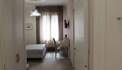 Superior Quadruple Room, Ensuite, Courtyard View