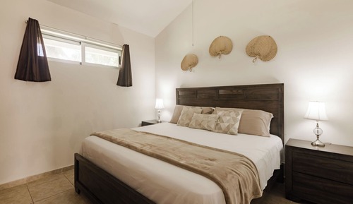 Deluxe Apartment, 1 King Bed, Pool View