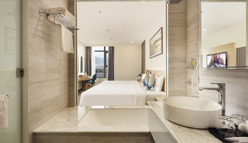 Deluxe Double Room, City View