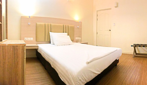 Standard Room, 1 Queen Bed