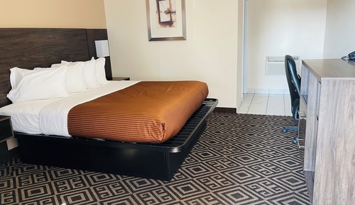 Standard Room, 1 King Bed