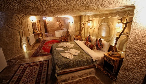 Honeymoon Room (Alesta)