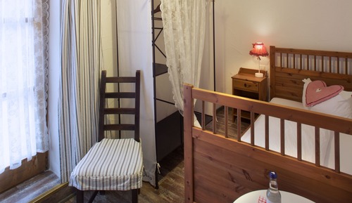 Basic Single Room, Shared Bathroom