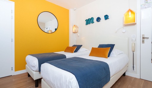 Standard Twin Room