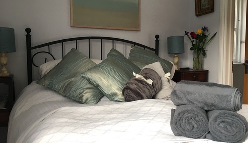 Double Room, Ensuite (Blue Room)