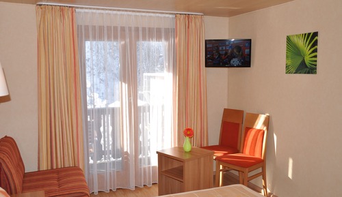 Basic Single Room, 1 Twin Bed, Non Smoking, Mountain View