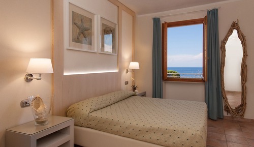 Deluxe Triple Room, Balcony, Sea View