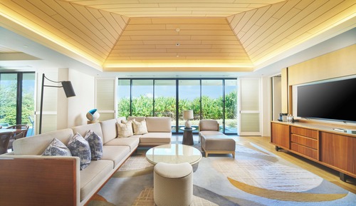 Cliff Villa with Private Pool, Natural Hot spring and Lounge access Included