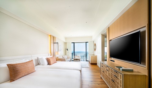 Deluxe Ocean View Sunset Wing King