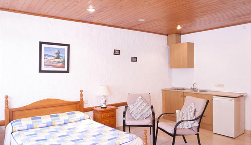 Double Room, 1 Queen Bed