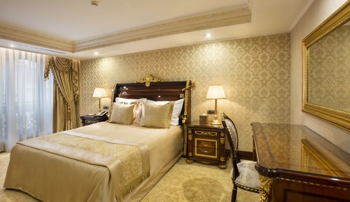 Senior Suite
