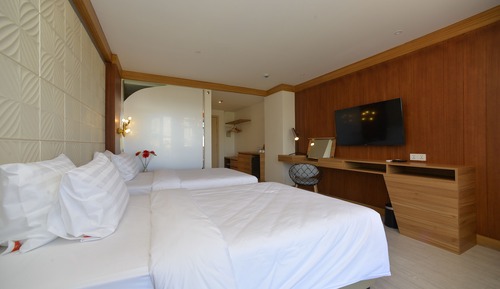Supreme Room
