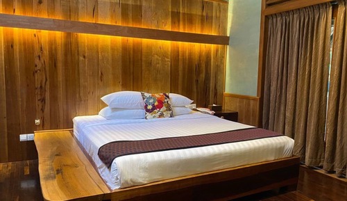 4-Bedroom Pool Villa with Pool Table