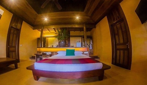 Hillside Suite Bungalow