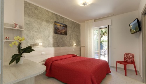 Deluxe Double Room, Garden View