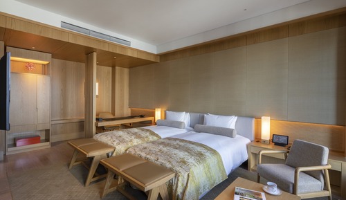 Heritage Bath with view Twin Balcony (Breakfast & Club Lounge Access) Junior Suite 60sqm