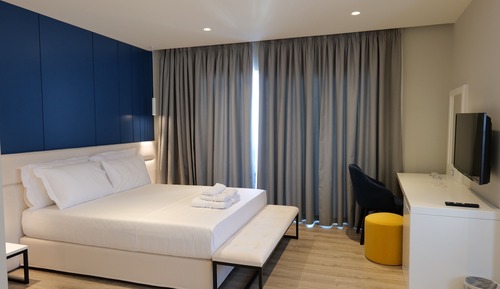 Suite, Balcony