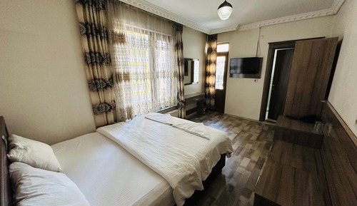 Deluxe Room, 1 Queen Bed, Non Smoking, City View