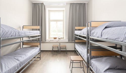 Traditional Army Room for Six