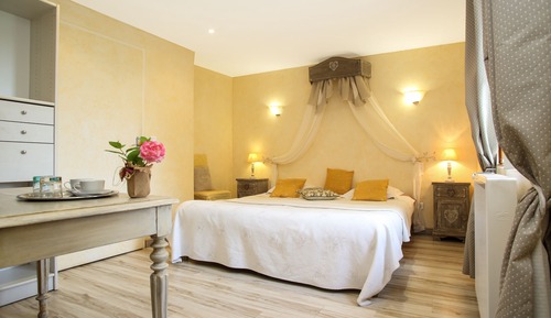 Double Room (Isis)