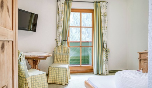 Single Room, 1 Large Twin Bed