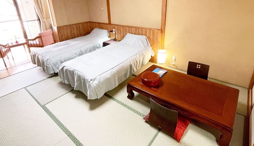 Japanese Style Room for 5 Guests