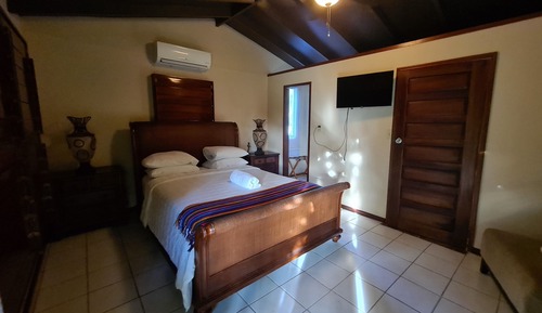 Deluxe Double Room, 1 Queen Bed, Courtyard View (Sea)