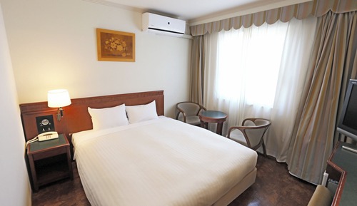 Large Double Room, Smoking