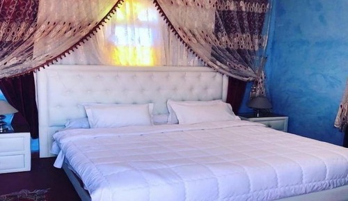 Double Room, 1 King Bed (Lala Nouhayla)