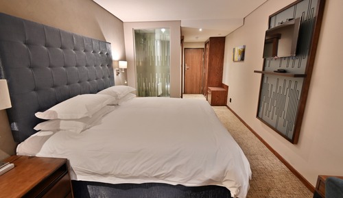 Standard Room, 1 King Bed