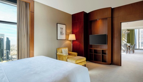Suite, 1 King Bed, Non Smoking, Corner