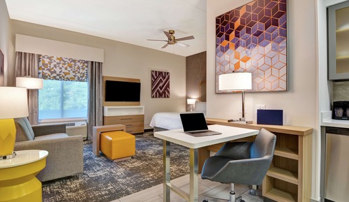 Studio Suite, 1 King Bed with Sofa bed, Non Smoking