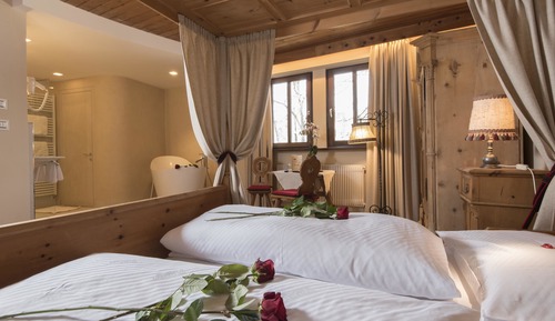 Honeymoon Suite