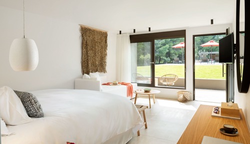 Executive Suite, Pool View