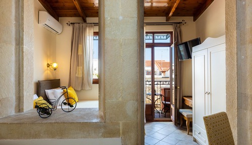 Suite, Balcony, Pool View