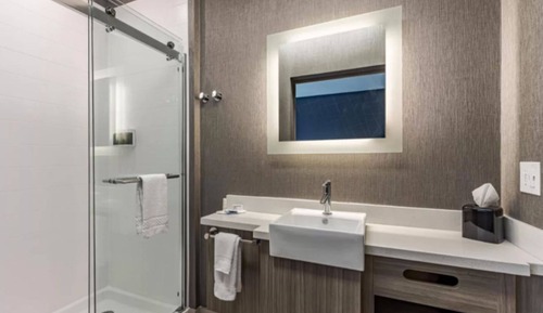 Suite, 1 King Bed, Non Smoking (Mobility/Hearing Accessible, Tub)