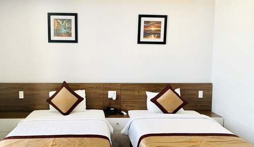 Standard Twin Room, No Windows