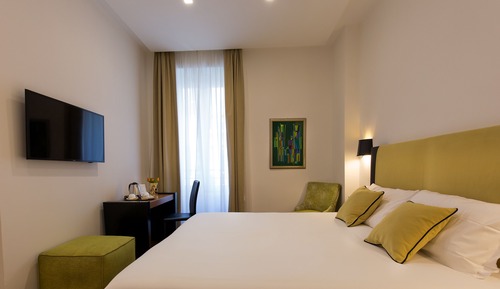 Deluxe Double or Twin Room