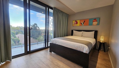 Deluxe Queen Studio with balcony