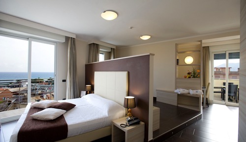 Superior Studio, Sea View