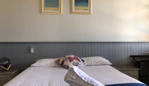 Room, 1 Queen Bed, Lake View